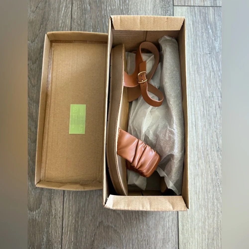 NEW Lucky Brand Grace Sandal